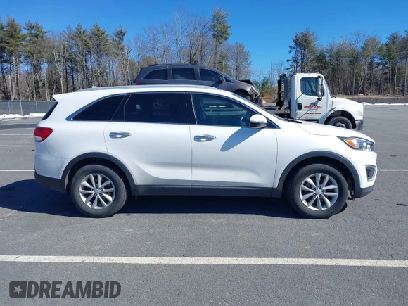2018 Kia Sorento LX with VIN 5XYPG4A37JG351171, listed as a IAAI auction lot 41748189 with 85,000 mi miles. Bid and sale history available at carsss.com. Image 13.