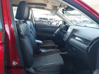 2020 Mitsubishi Outlander SE z VIN JA4AD3A33LZ009031, wystawiony jako IAAI lot #42154484 z przebiegiem 39 803 mil mil oraz . Historia ofert i sprzedaży dostępna na DreamBid. Obrazek 5.