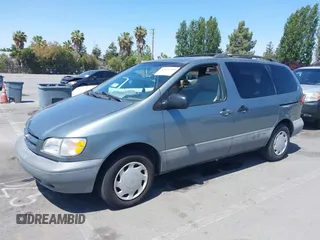 2000 Toyota Sienna LE z VIN 4T3ZF13C8YU290688, wystawiony jako IAAI lot #42397204 z przebiegiem 179 779 mil mil oraz . Historia ofert i sprzedaży dostępna na DreamBid. Obrazek 2.