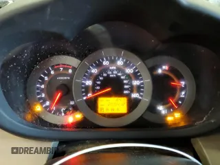 2008 Toyota RAV4 Limited с VIN JTMBD31V286082606, выставлен на аукционе Copart как лот 61877995 с пробегом 200 412 миль миль и Чистый • Clean title. История ставок и продаж доступна на DreamBid. Изображение 9.