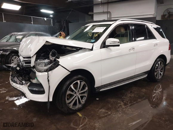 2016 Mercedes-Benz GLE with VIN 4JGDA5HB7GA696504, listed as a IAAI auction lot 41611478 with 104,371 mi miles. Bid and sale history available at carsss.com. Image 17.