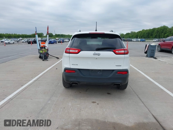 2017 Jeep Cherokee Latitude z VIN 1C4PJMCS0HW547004, wystawiony jako IAAI lot #42286345 z przebiegiem 153 186 mil mil oraz . Historia ofert i sprzedaży dostępna na DreamBid. Obrazek 16.