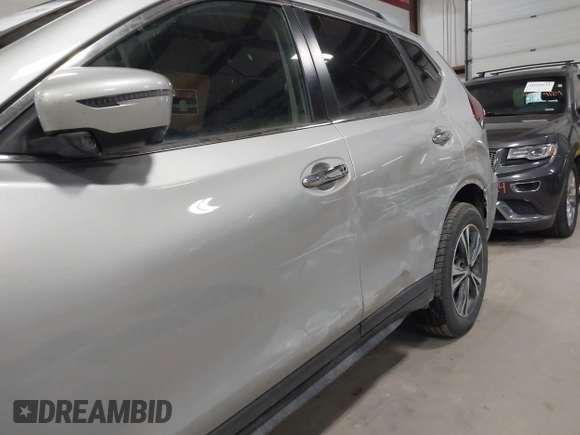 2020 Nissan Rogue SL with VIN 5N1AT2MV0LC795806, listed as a IAAI auction lot 41660180 with 64,217 mi miles and . Bid and sale history available at DreamBid. Image 6.