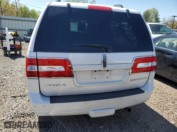 2013 Lincoln Navigator z VIN 5LMJJ3J50DEL03522, wystawiony jako Copart lot #54768335 z przebiegiem 137 326 mil mil oraz Czysty tytuł • Clean title. Historia ofert i sprzedaży dostępna na DreamBid. Obrazek 6.
