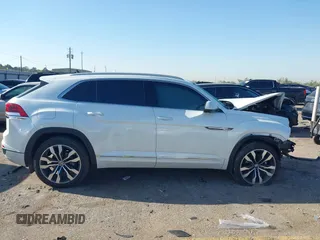 2022 Volkswagen Atlas SEL Premium R-Line with VIN 1V2FE2CA6NC220596, listed as a IAAI auction lot 41864407 with 13,120 mi miles and . Bid and sale history available at DreamBid. Image 13.