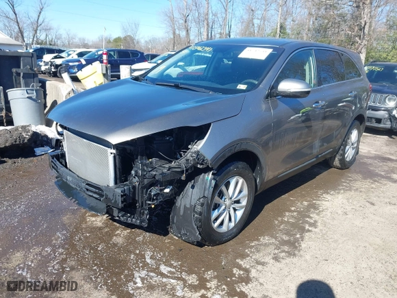 2017 Kia Sorento LX with VIN 5XYPG4A33HG209703, listed as a IAAI auction lot 41542541 with 112,708 mi miles. Bid and sale history available at carsss.com. Image 17.