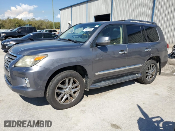 2013 Lexus LX 570 z VIN JTJHY7AX0D4112762, wystawiony jako Copart lot #47033775 z przebiegiem 188 568 mil mil oraz Czysty tytuł • Clean title. Historia ofert i sprzedaży dostępna na DreamBid. Obrazek 1.