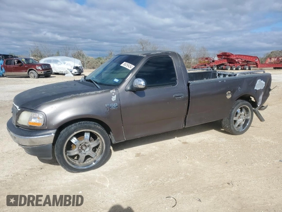 2002 Ford F-150 XL with VIN 1FTRF17W32KB68406, listed as a Copart auction lot 86059454 with 322,076 mi miles and Salvage Title. Bid and sale history available at carsss.com. Image 1.