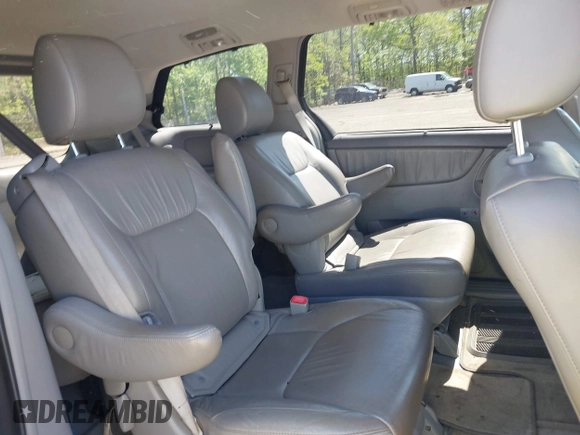 2010 Toyota Sienna XLE with VIN 5TDYK4CC3AS316002, listed as a IAAI auction lot 42138246 with 123,203 mi miles. Bid and sale history available at carsss.com. Image 8.