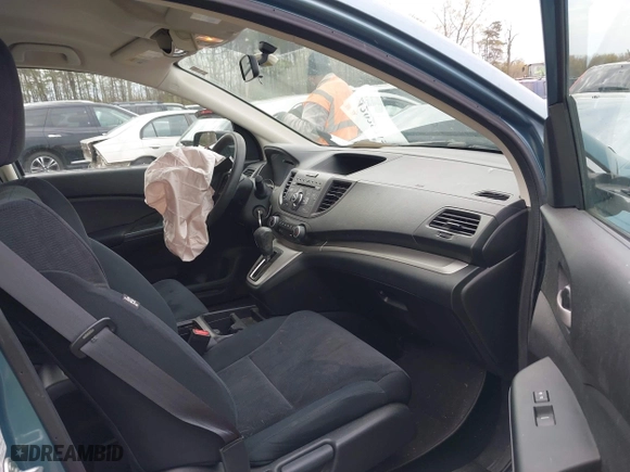 2014 Honda CR-V LX with VIN 2HKRM3H32EH517323, listed as a IAAI auction lot 42020715 with 121,389 mi miles. Bid and sale history available at carsss.com. Image 5.