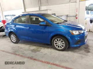 2020 Chevrolet Sonic LT z VIN 1G1JD5SB2L4138455, wystawiony jako IAAI lot #41651103 z przebiegiem 34 349 mil mil oraz . Historia ofert i sprzedaży dostępna na DreamBid. Obrazek 1.