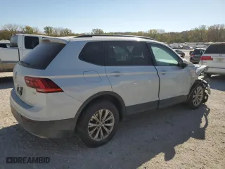 2018 Volkswagen Tiguan S with VIN 3VV1B7AX7JM013797, listed as a Copart auction lot 77445924 with 194,708 mi miles and Salvage Title. Bid and sale history available at carsss.com. Image 3.