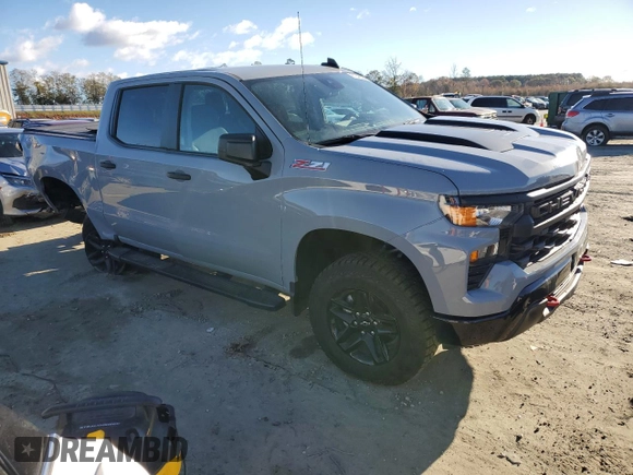 2024 Chevrolet Silverado 1500 Custom Trail Boss with VIN 3GCUDCED4RG140550, listed as a Copart auction lot 81046584 with 5,425 mi miles and Salvage Title. Bid and sale history available at carsss.com. Image 4.