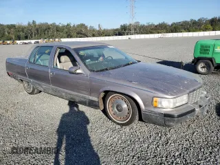 1995 Cadillac Fleetwood z VIN 1G6DW52P7SR706309, wystawiony jako Copart lot #76416794 z przebiegiem Nie podano mil oraz Szkody całkowita. Historia ofert i sprzedaży dostępna na DreamBid. Obrazek 4.