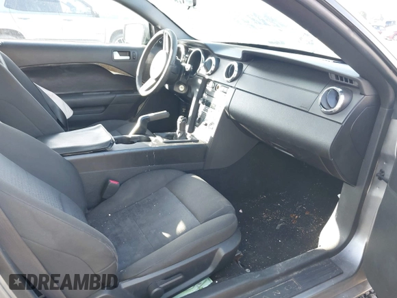 2009 Ford Mustang with VIN 1ZVHT80N495114004, listed as a IAAI auction lot 42518913 with 184,030 mi miles and . Bid and sale history available at DreamBid. Image 5.