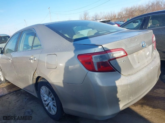 2013 Toyota Camry Hybrid LE with VIN 4T1BD1FK8DU093467, listed as a IAAI auction lot 41585354 with 239,604 mi miles. Bid and sale history available at carsss.com. Image 3.