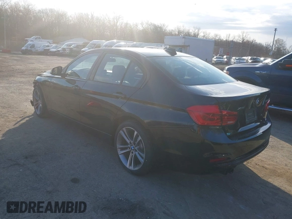 2016 BMW 3 Series 328i xDrive z VIN WBA8E3G58GNU02737, wystawiony jako IAAI lot #41882960 z przebiegiem 63 966 mil mil oraz . Historia ofert i sprzedaży dostępna na DreamBid. Obrazek 3.