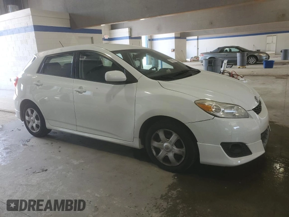 2009 Toyota Matrix S z VIN 2T1KE40E39C024034, wystawiony jako Copart lot #57873685 z przebiegiem 120 310 mil mil oraz Czysty tytuł • Clean title. Historia ofert i sprzedaży dostępna na DreamBid. Obrazek 4.