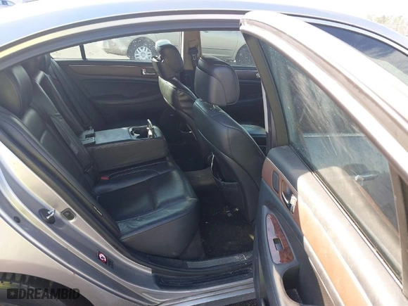 2009 Hyundai Genesis with VIN KMHGC46E99U025626, listed as a IAAI auction lot 41507799 with 182,919 mi miles. Bid and sale history available at carsss.com. Image 8.