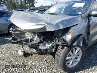 2018 Kia Sorento L with VIN 5XYPG4A33JG418543, listed as a IAAI auction lot 41745875 with 1 mi miles. Bid and sale history available at carsss.com. Image 6.