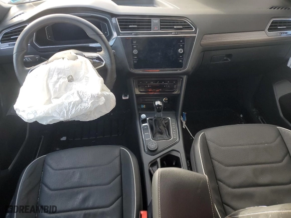 2024 Volkswagen Tiguan SEL R-Line with VIN 3VV4B7AX5RM128438, listed as a Copart auction lot 43714155 with 7,518 mi miles and Salvage Title. Bid and sale history available at carsss.com. Image 8.