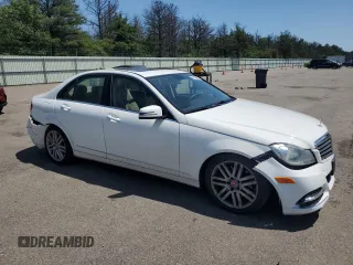 2013 Mercedes-Benz C 300 Sport с VIN WDDGF8AB2DR247801, выставлен на аукционе Copart как лот 62273505 с пробегом 163 472 миль миль и Списание • Salvage title. История ставок и продаж доступна на DreamBid. Изображение 4.