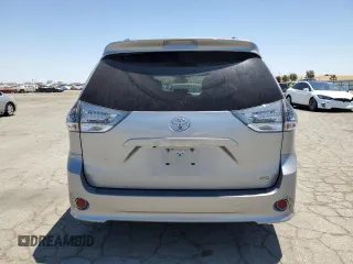2015 Toyota Sienna SE z VIN 5TDXK3DC4FS632505, wystawiony jako Copart lot #63234885 z przebiegiem 86 847 mil mil oraz Czysty tytuł • Clean title. Historia ofert i sprzedaży dostępna na DreamBid. Obrazek 6.