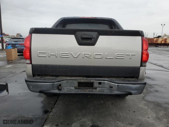 2004 Chevrolet Avalanche Z66 with VIN 3GNEC12T44G128485, listed as a Copart auction lot 48349215 with 196,190 mi miles and Salvage Title. Bid and sale history available at carsss.com. Image 6.