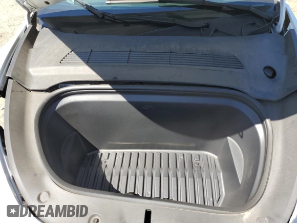 2022 Tesla Model Y Long Range z VIN 7SAYGDEEXNF455766, wystawiony jako Copart lot #49641685 z przebiegiem 51 142 mil mil oraz Szkoda całkowita • Salvage title. Historia ofert i sprzedaży dostępna na DreamBid. Obrazek 13.