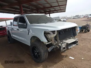 2021 Ford F-150 XL z VIN 1FTFW1E82MKE89377, wystawiony jako IAAI lot #41580443 z przebiegiem 78 284 mil mil oraz . Historia ofert i sprzedaży dostępna na DreamBid. Obrazek 1.