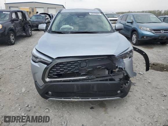 2023 Toyota Corolla Cross XLE z VIN 7MUDAABG9PV049306, wystawiony jako Copart lot #53649005 z przebiegiem 39 247 mil mil oraz Szkoda całkowita • Salvage title. Historia ofert i sprzedaży dostępna na DreamBid. Obrazek 5.