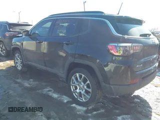 2022 Jeep Compass Latitude Lux with VIN 3C4NJDFBXNT236197, listed as a IAAI auction lot 41663973 with 25,530 mi miles and . Bid and sale history available at DreamBid. Image 3.