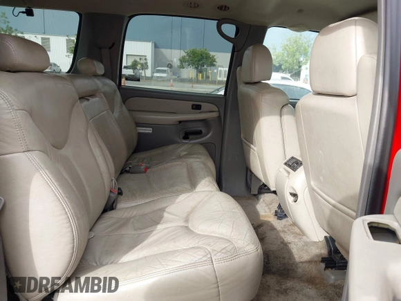 2000 GMC Yukon XL SLT with VIN 3GKEC16T1YG195557, listed as a IAAI auction lot 42455095 with 259,092 mi miles and . Bid and sale history available at DreamBid. Image 8.