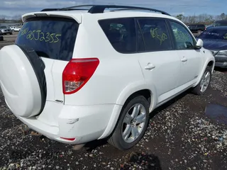 2007 Toyota RAV4 Sport with VIN JTMBD32V875108287, listed as a IAAI auction lot 41742541 with 999,999 mi miles. Bid and sale history available at carsss.com. Image 4.