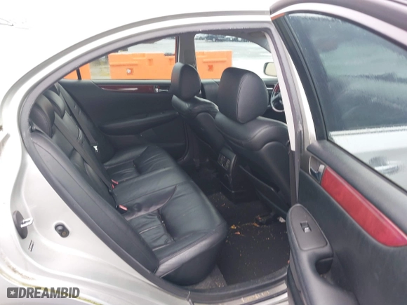 2003 Lexus ES 300 with VIN JTHBF30G830130603, listed as a IAAI auction lot 41849482 with 212,667 mi miles. Bid and sale history available at carsss.com. Image 8.