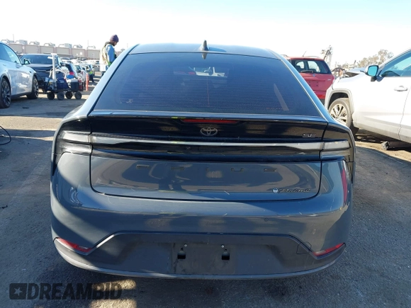 2024 Toyota Prius SE z VIN JTDACACU4R3013796, wystawiony jako IAAI lot #41866441 z przebiegiem 49 837 mil mil oraz . Historia ofert i sprzedaży dostępna na DreamBid. Obrazek 17.