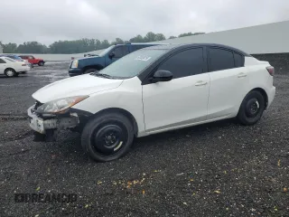 2013 Mazda 3 i SV with VIN JM1BL1TG6D1821618, listed as a Copart auction lot 62089675 with 124,246 mi miles and Salvage title. Bid and sale history available at DreamBid. Image 1.