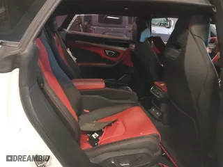 2019 Lamborghini Urus with VIN ZPBUA1ZL2KLA02084, listed as a IAAI auction lot 41953004 with 9,279 mi miles. Bid and sale history available at carsss.com. Image 8.