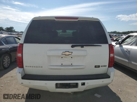 2008 Chevrolet Suburban LT w/3LT with VIN 3GNFK16308G186374, listed as a Copart auction lot 66781034 with 268,063 mi miles and Salvage Title. Bid and sale history available at carsss.com. Image 6.