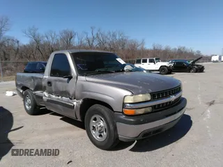 2000 Chevrolet Silverado 1500 with VIN 1GCEC14W6YZ228318, listed as a IAAI auction lot 41609151 with 299,432 mi miles and . Bid and sale history available at DreamBid. Image 1.