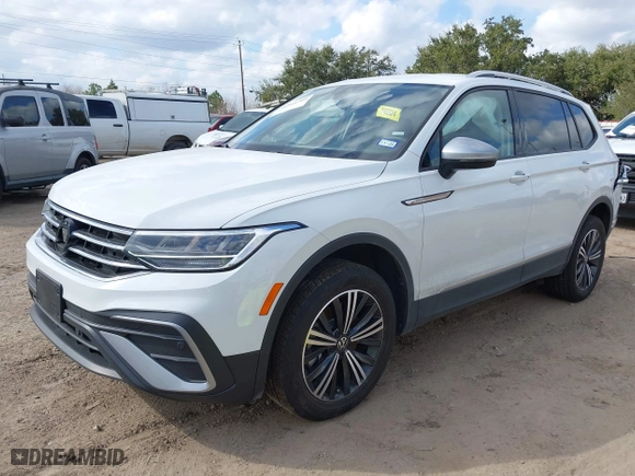 2024 Volkswagen Tiguan Wolfsburg Edition with VIN 3VV5B7AX8RM233687, listed as a IAAI auction lot 41504709 with 2,387 mi miles. Bid and sale history available at carsss.com. Image 17.