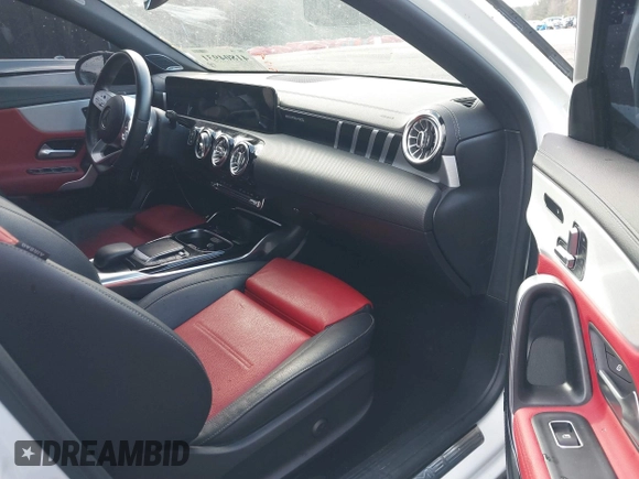 2021 Mercedes-Benz A 35 AMG z VIN W1K3G5BB6MJ307912, wystawiony jako IAAI lot #41804931 z przebiegiem 78 532 mil mil oraz . Historia ofert i sprzedaży dostępna na DreamBid. Obrazek 5.