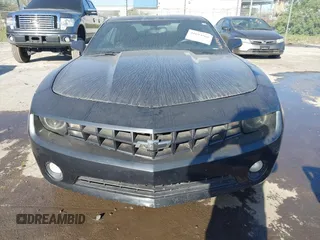 2011 Chevrolet Camaro 1LT z VIN 2G1FB1ED6B9166854, wystawiony jako IAAI lot #41694968 z przebiegiem 203 119 mil mil oraz . Historia ofert i sprzedaży dostępna na DreamBid. Obrazek 6.