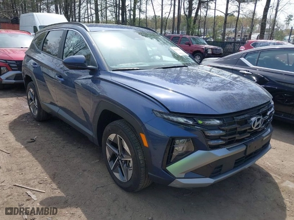 2025 Hyundai Tucson SEL with VIN 5NMJBCDE2SH464254, listed as a IAAI auction lot 41942389 with 8,521 mi miles. Bid and sale history available at carsss.com. Image 1.