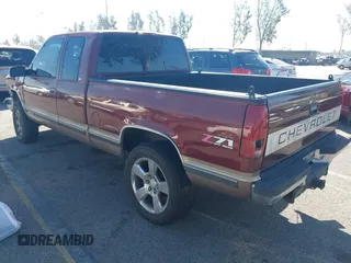 1997 Chevrolet Silverado 1500 with VIN 1GCEK19R4VE261195, listed as a IAAI auction lot 41637380 with 221,662 mi miles and . Bid and sale history available at DreamBid. Image 3.