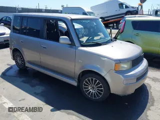 2005 Scion xB with VIN JTLKT324750202444, listed as a IAAI auction lot 41999054 with 187,113 mi miles. Bid and sale history available at carsss.com. Image 1.