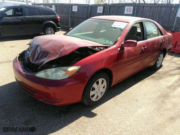 2004 Toyota Camry LE with VIN 4T1BE32K44U350266, listed as a IAAI auction lot 41776084 with 156,581 mi miles. Bid and sale history available at carsss.com. Image 2.