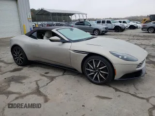 2020 Aston Martin DB11 z VIN SCFRMFCW5LGM08456, wystawiony jako Copart lot #78863454 z przebiegiem Nie podano mil oraz Szkody całkowita. Historia ofert i sprzedaży dostępna na DreamBid. Obrazek 4.