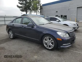 2013 Mercedes-Benz C 250 Sport z VIN WDDGF4HB5DR268186, wystawiony jako Copart lot #59209855 z przebiegiem 93 184 mil mil oraz Czysty tytuł • Clean title. Historia ofert i sprzedaży dostępna na DreamBid. Obrazek 4.