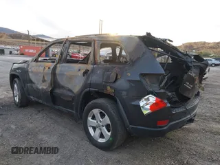 2013 Jeep Grand Cherokee Laredo с VIN 1C4RJFAG2DC620484, выставлен на аукционе IAAI как лот 41082838 с пробегом Не указан миль и . История ставок и продаж доступна на DreamBid. Изображение 3.